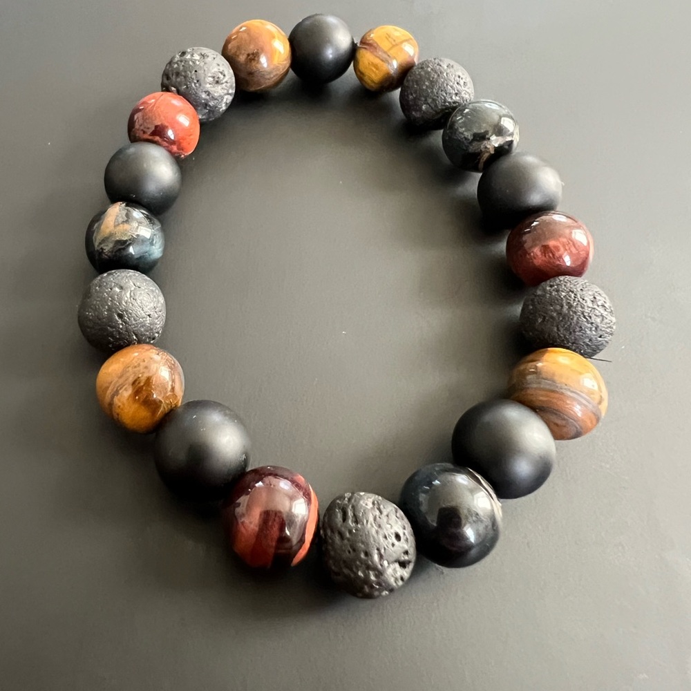 Unisex bracelet with volcanic stones